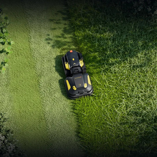 Yarbo Core robotgräsklippare med snöslungsmodul ( LEASING 1295KR/MÅN EX MOMS )